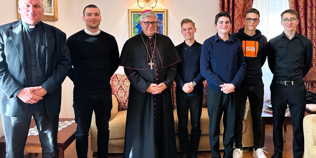 ZADAR: Susret nadbiskupa Zgrablića, sjemeništaraca, bogoslova i đakona Zadarske nadbiskupije