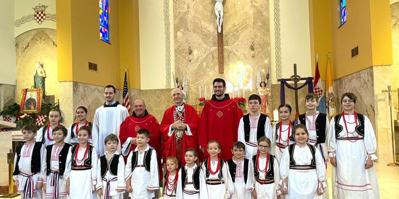 CHICAGO: Mons. Želimir Puljić predvodio proslavu Stepinčeva u župi Srca Isusova u Chicagu