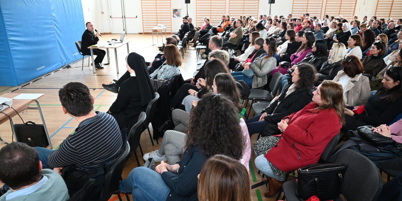ZADAR: Dr. don Ante Sorić izlagao o temi „Suradnja unutar školskog kolektiva“ na nacionalnom susretu djelatnika katoličkih škola