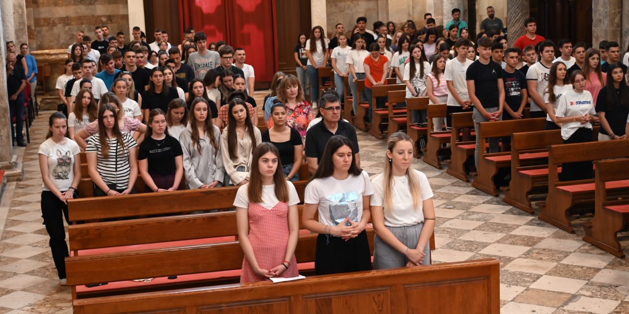 ZADAR: Misa zahvalnica za proteklu školsku godinu Klasične gimnazije Ivan Pavao II. u katedrali sv. Stošije