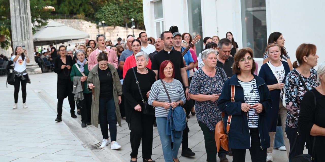 ZADAR: Održana Marijanska procesija za život – Početak jesenske kampanje molitve za nerođene