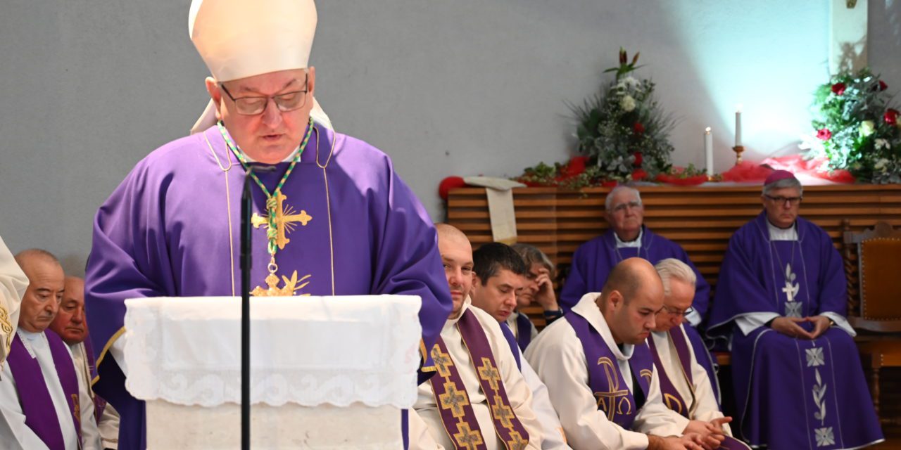 ŠKABRNJA: Propovijed šibenskog biskupa Tomislava Rogića na 33. obljetnicu stradanja Škabrnje u Domovinskom ratu