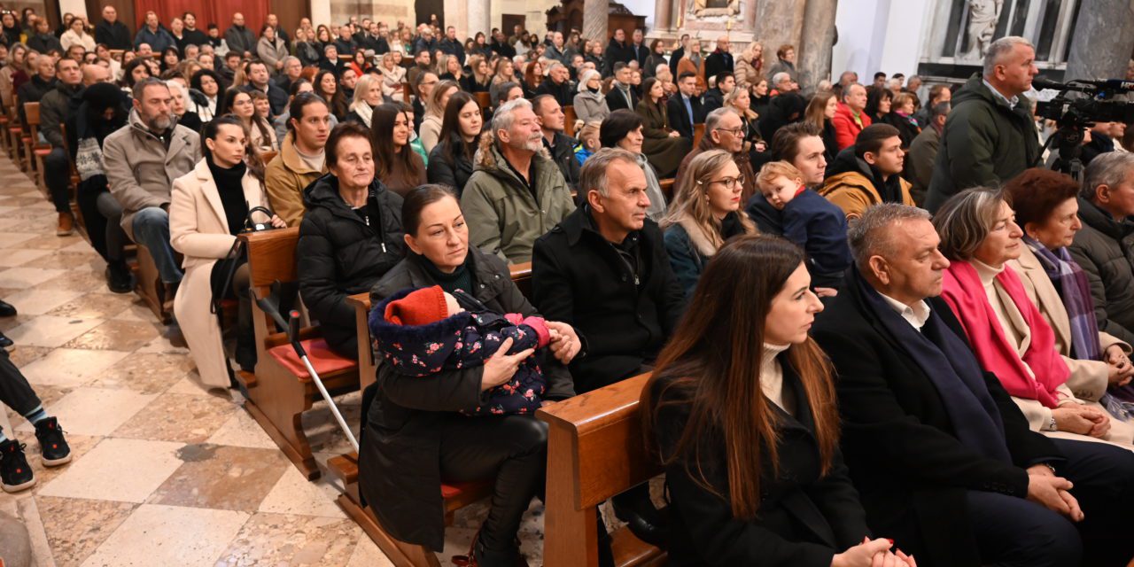 ZADAR, MISA NA BOŽIĆ – PROPOVIJED zadarskog nadbiskupa Milana Zgrablića