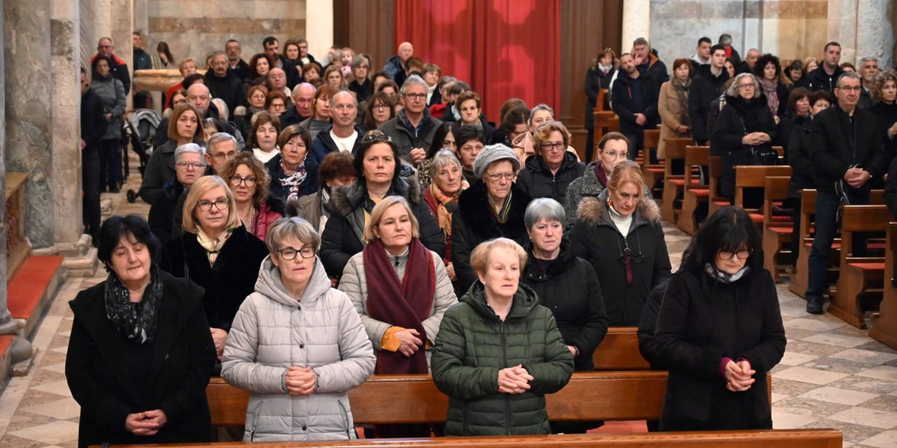 ZADAR: Hodočašće Ugljansko – Pašmanskog i Dugootočko – Silbanskog dekanata u katedralu sv. Stošije